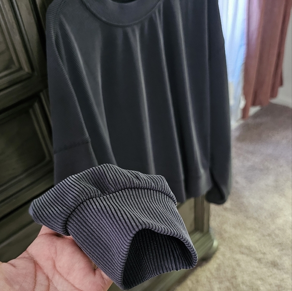 Lululemon Ribbed Oversized Crop - Picture 5 of 12